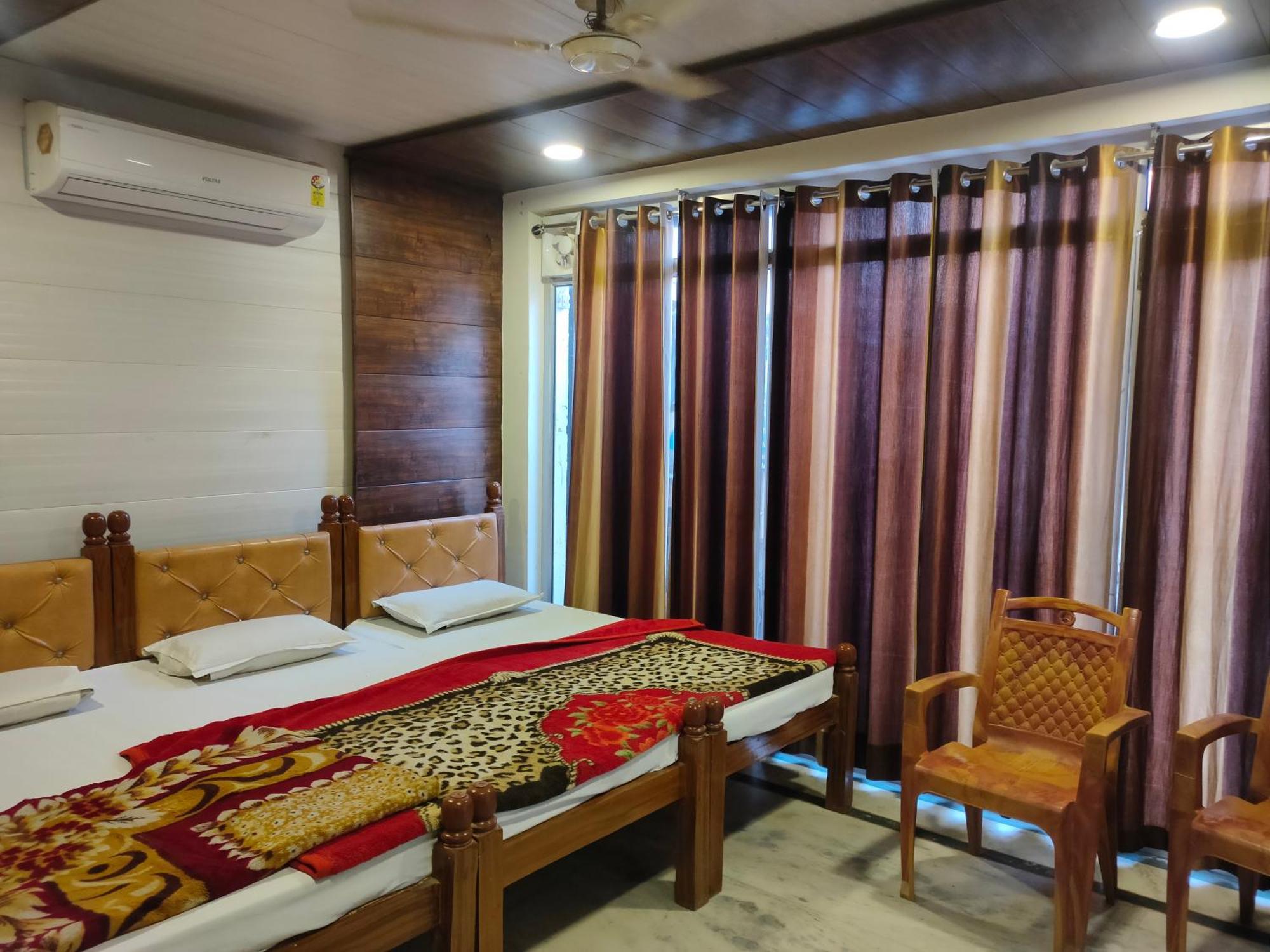 Sgh Guest House Mathura Eksteriør bilde