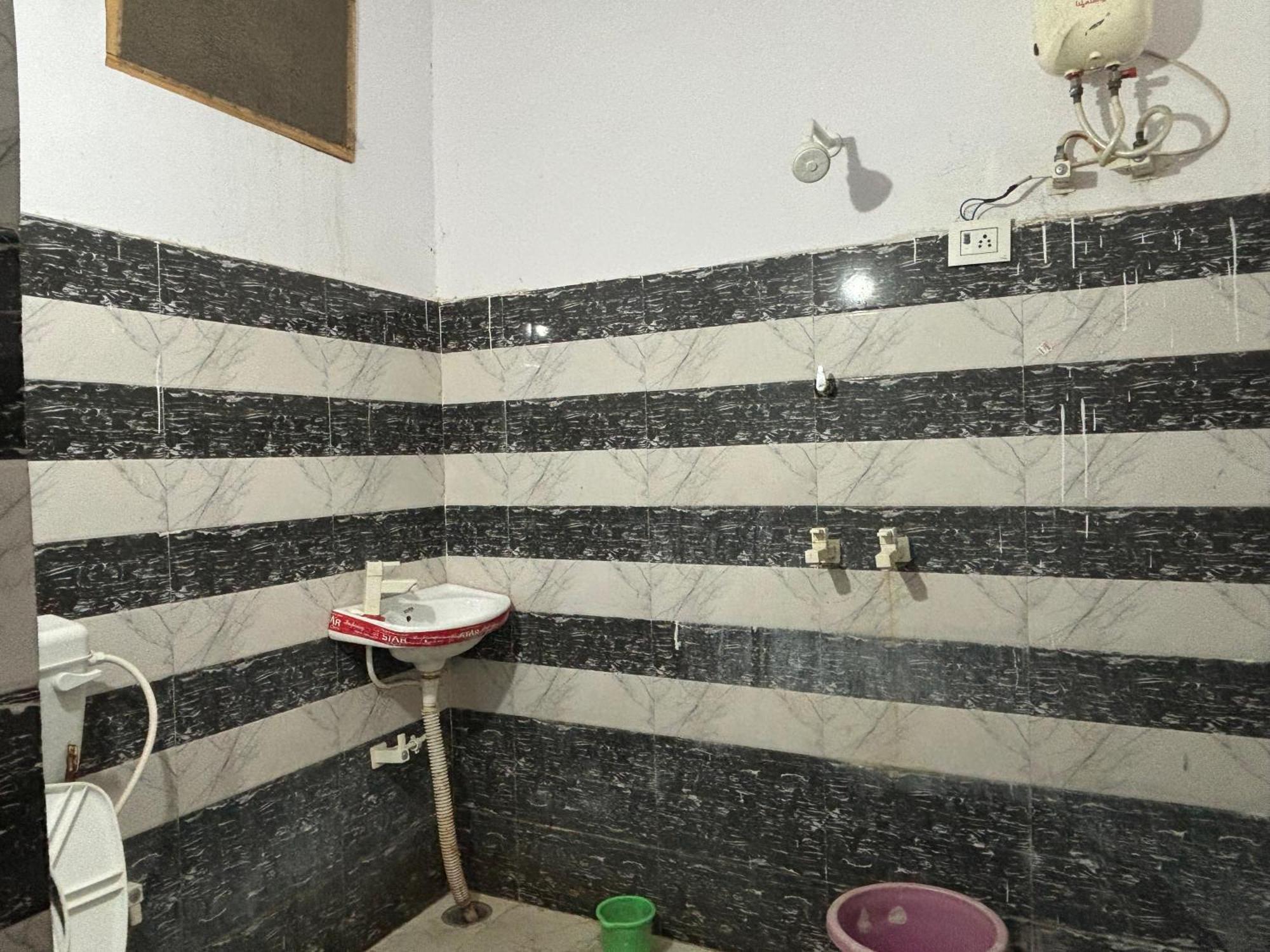 Sgh Guest House Mathura Eksteriør bilde