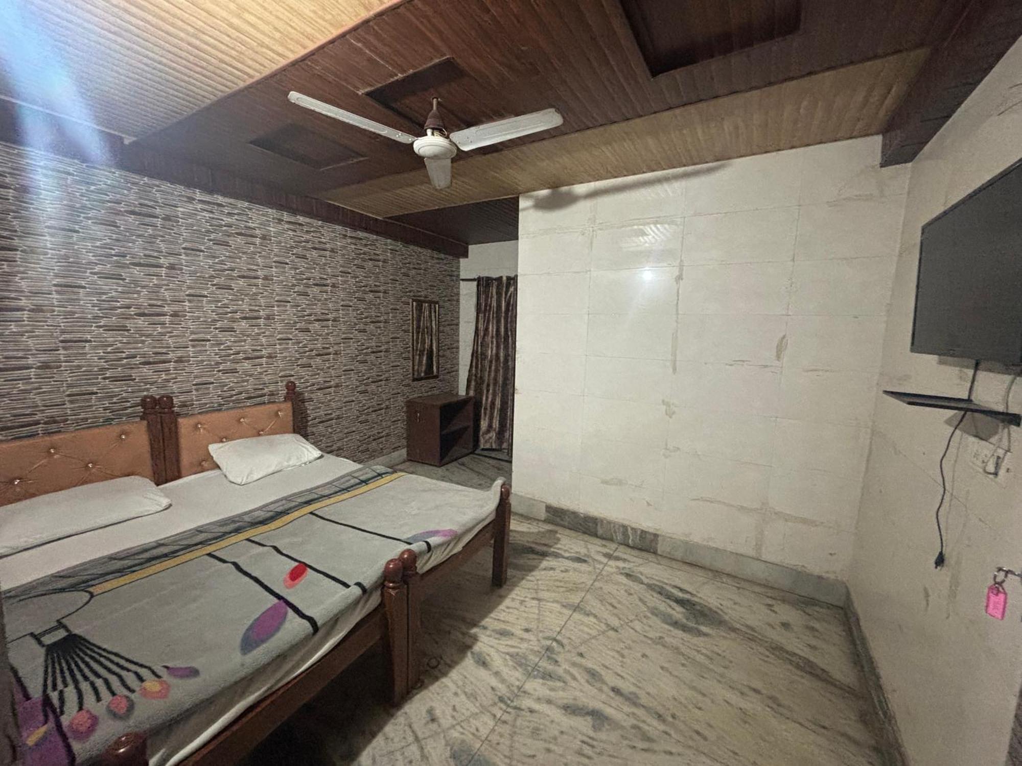 Sgh Guest House Mathura Eksteriør bilde