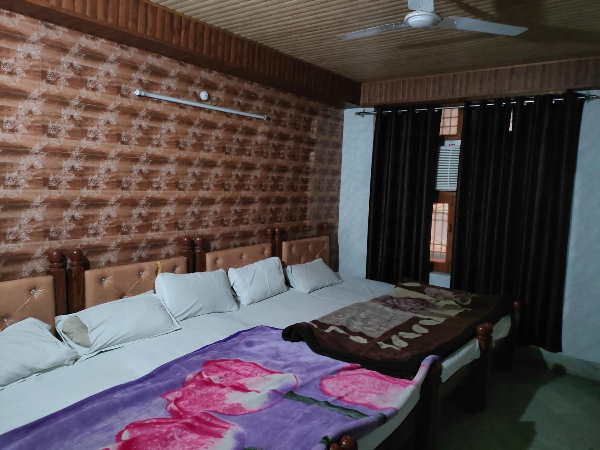 Sgh Guest House Mathura Eksteriør bilde